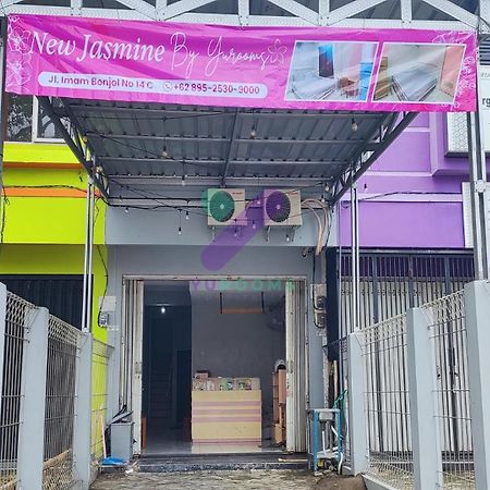 New Jasmine Guest House By Yurooms Blitar Екстериор снимка